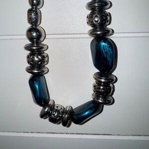 💥5 for 25💥Silver and Blue Gradient Beaded Necklace